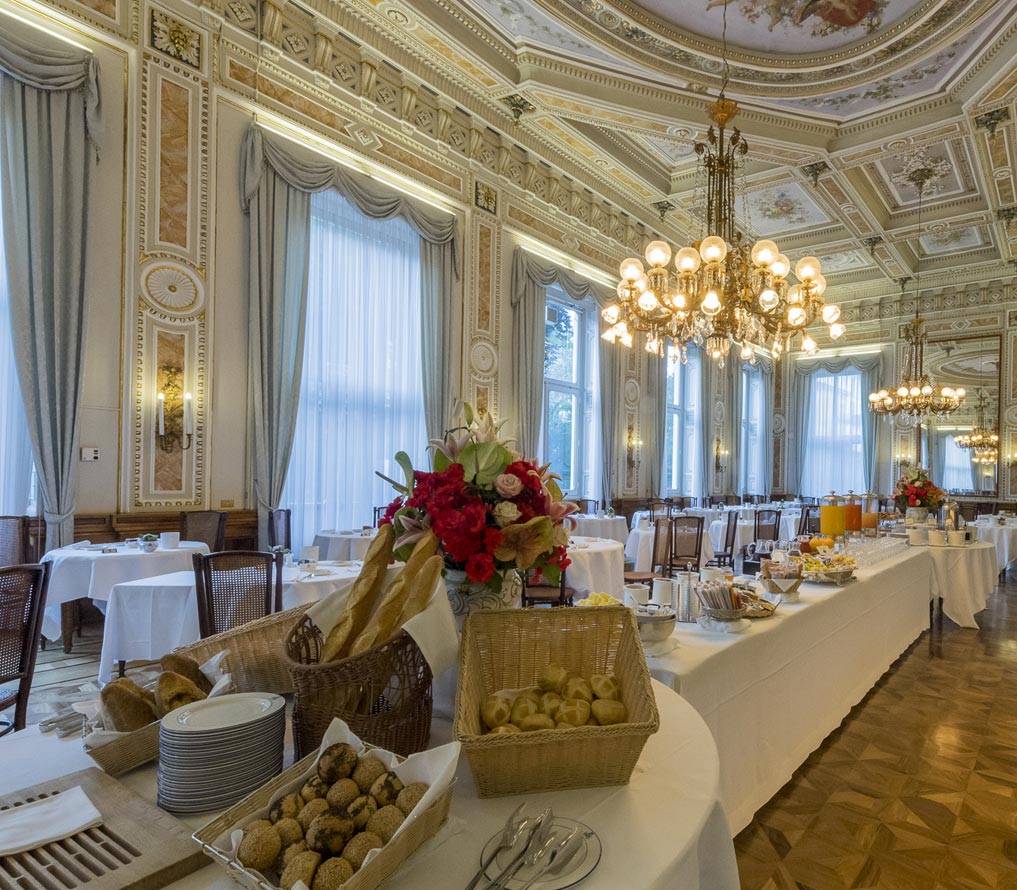 Breakfast and Room Service - Grand Hotel Villa Serbelloni